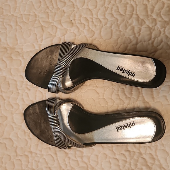 Unlisted kitten heels leather sole black & silver 2" sandals new condition - Picture 5 of 7